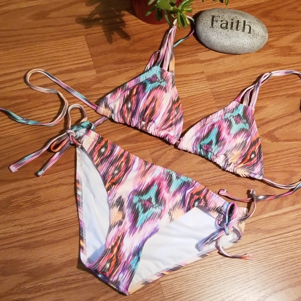 Forever 21 bikini med